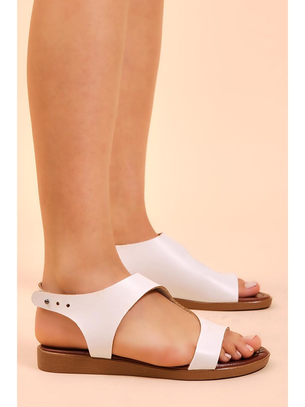 Kadın Beyaz Rahat Kalıp Tek Bantlı Sandalet