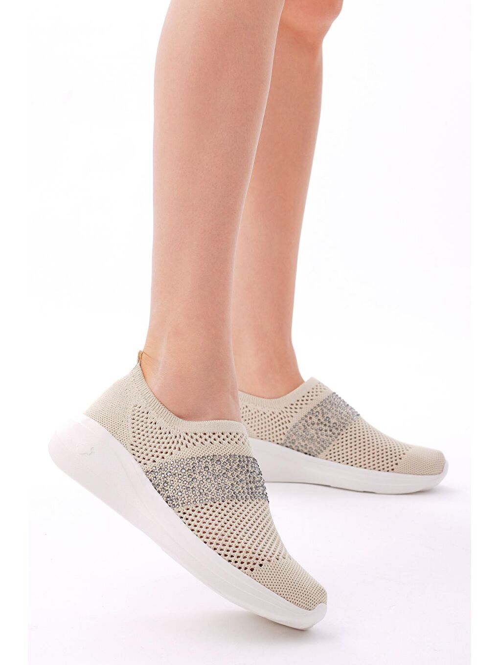 Kadın Bej Rahat Kalıp Taş Detaylı Sneaker