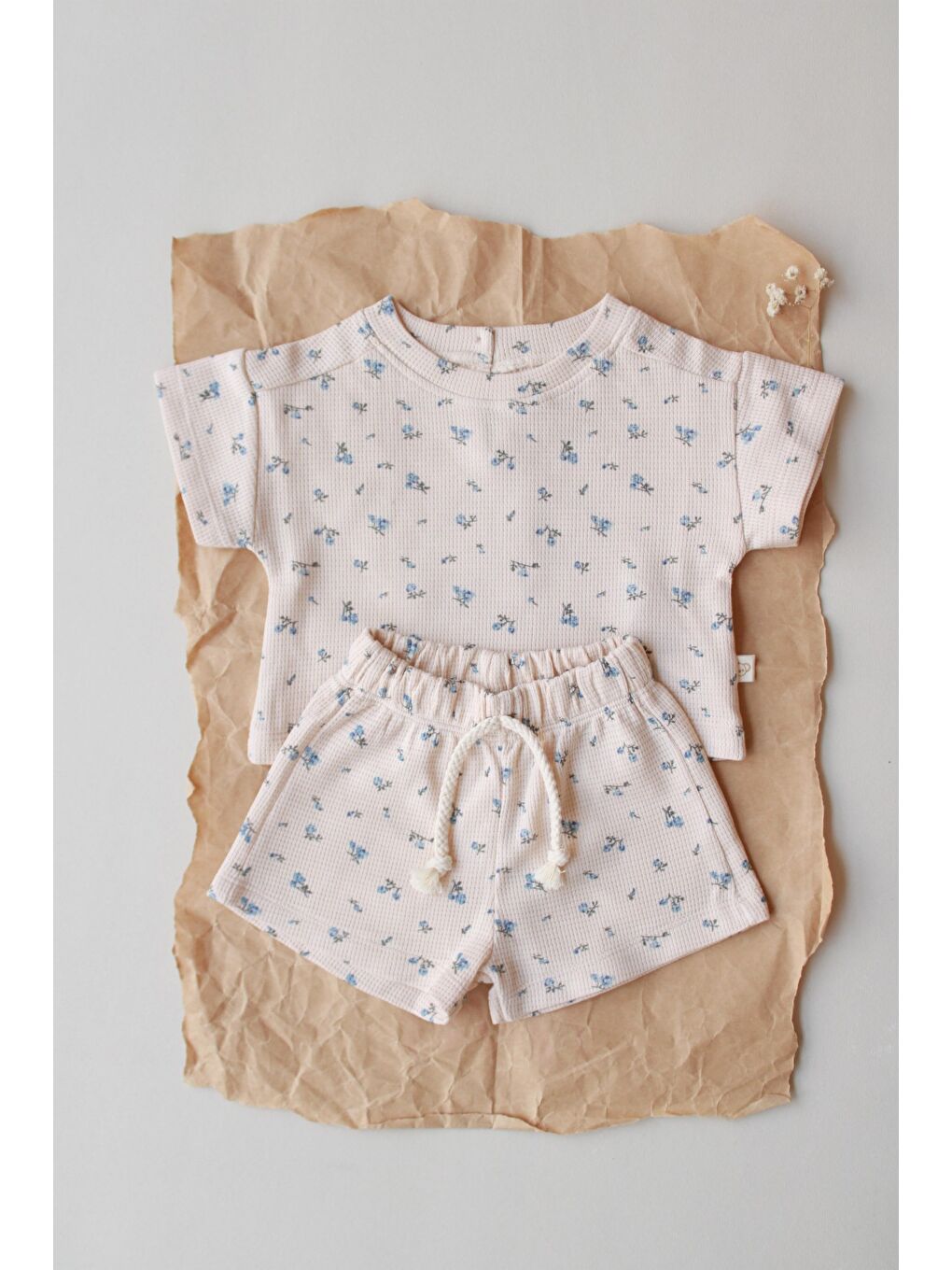 Ekru Mavi Çiçek Baskılı Waffle Şort Takım