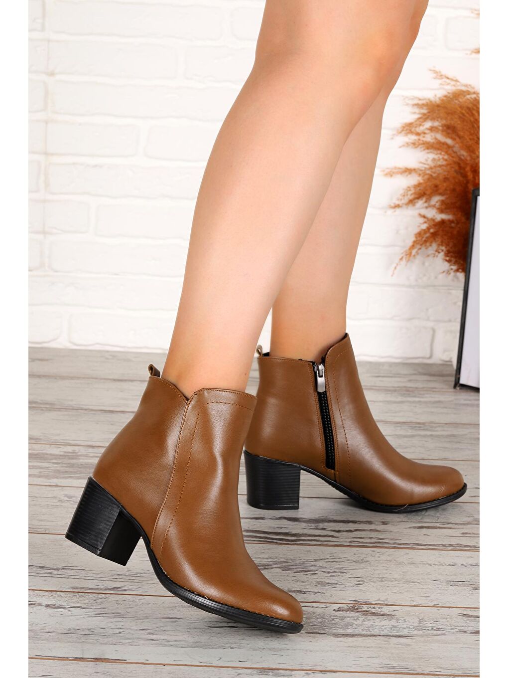 Bej Cilt 6 Cm Topuklu Kadın Bot Ayakkabı 8422-831