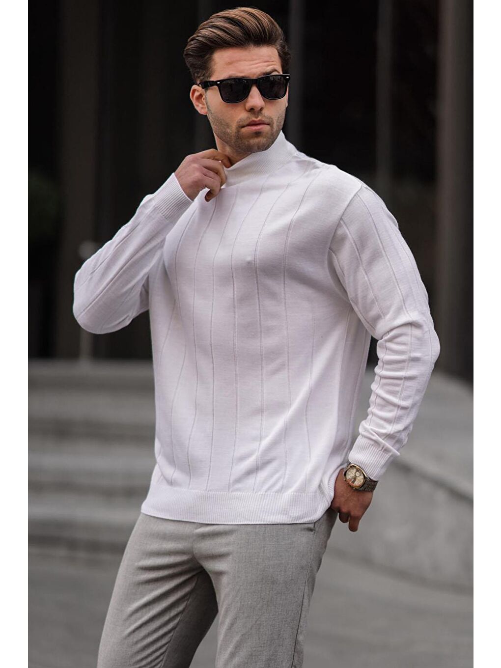 Ekru Slim Fit Yarım Balıkçı Yaka Çizgili Tüylenmeyen Erkek Triko Kazak 6344