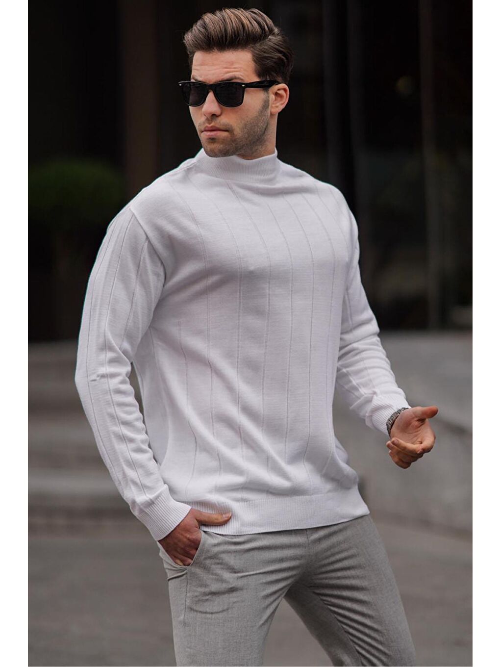 Ekru Slim Fit Yarım Balıkçı Yaka Çizgili Tüylenmeyen Erkek Triko Kazak 6344-1