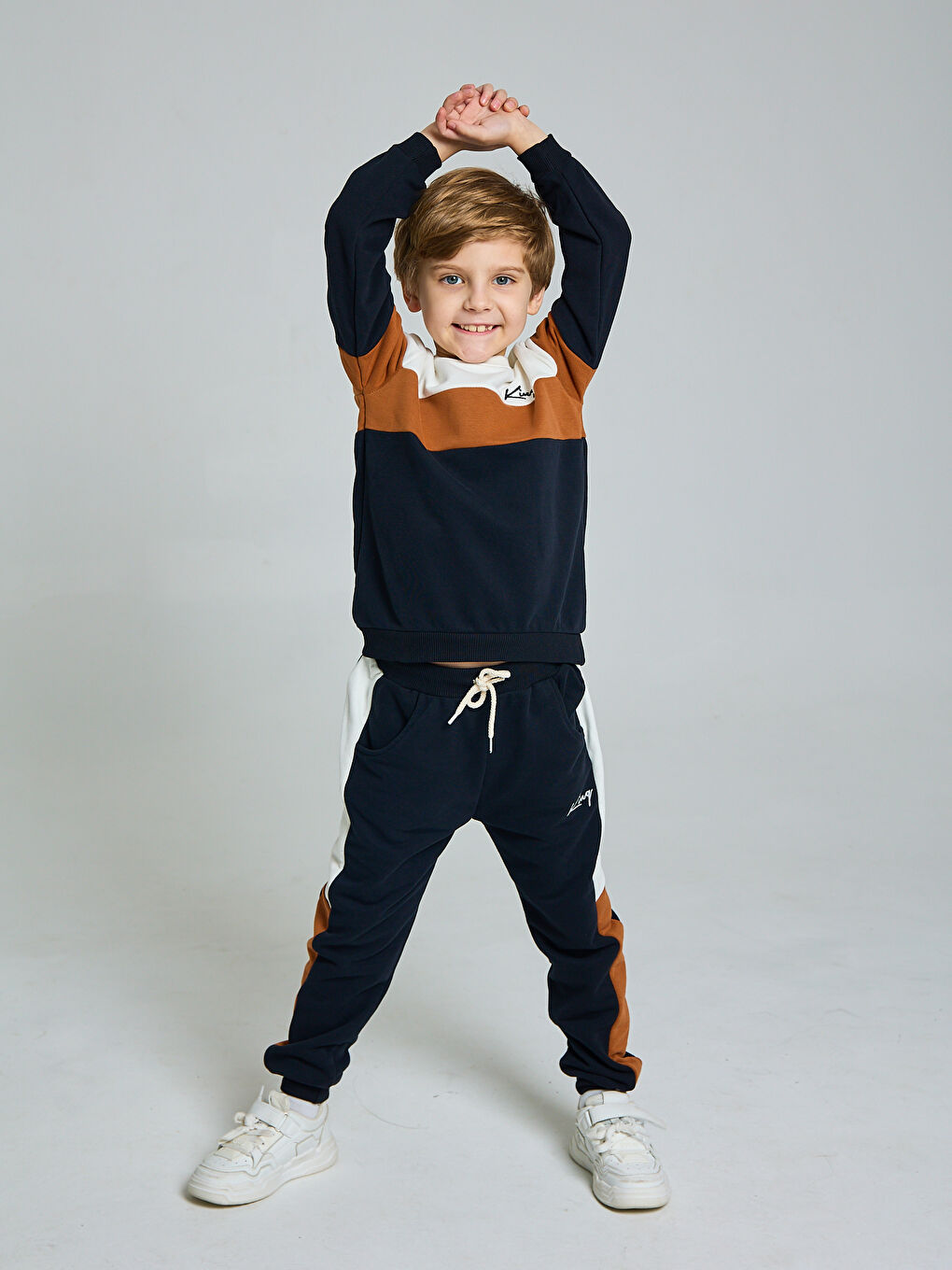 Kahverengi Bisiklet Yaka Erkek Bebek Baskılı Sweatshirt ve Eşofman Alt 2'li Takım-3