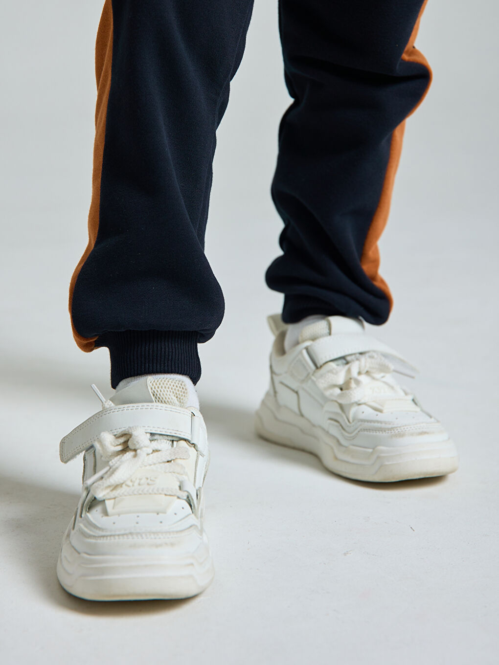 Kahverengi Bisiklet Yaka Erkek Bebek Baskılı Sweatshirt ve Eşofman Alt 2'li Takım-6