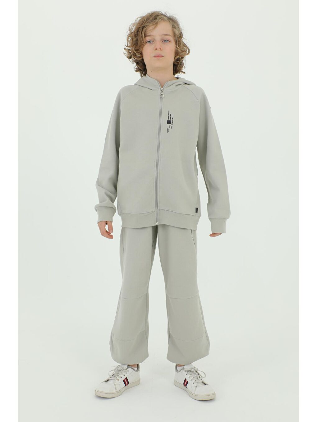 Gri Kapüşonlu Baskı Detaylı Pike Kumaştan Erkek Çocuk Eşofman Takımı