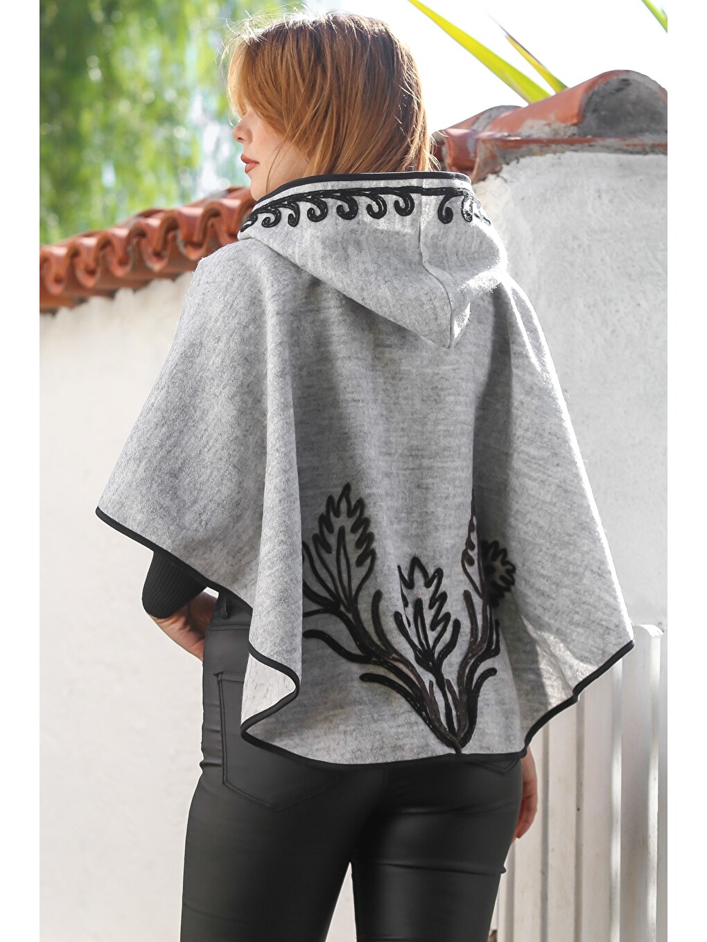 Gri Melanj Kapüşonlu Düğmeli Biyeli Süzene Nakışlı Casual Kaşe Bolero Dokuma Panço 43 75-7