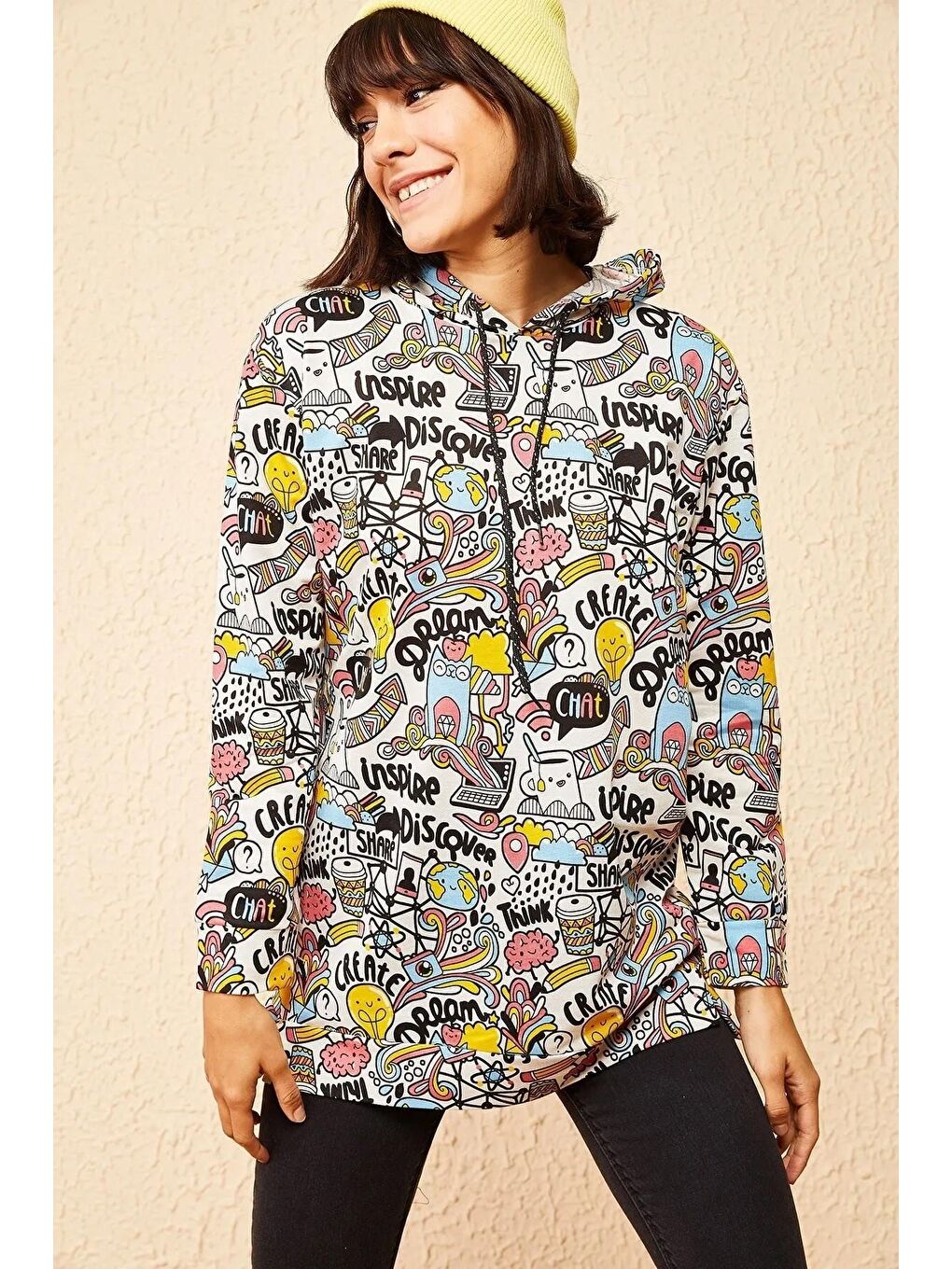 Beyaz Kadın Multi Baskılı Kapüşonlu Sweatshirt