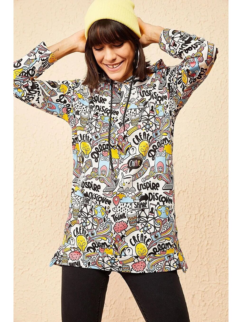 Beyaz Kadın Multi Baskılı Kapüşonlu Sweatshirt-1