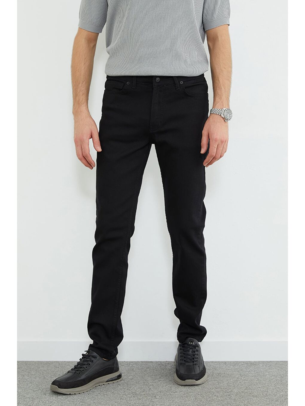 Siyah Fermuarlı Straight Jean Pantolon-1