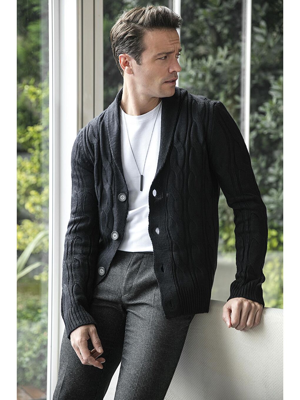 Siyah Slim Fit Düğmeli % 100 Soft Akrilik Örme Hırka 4617005-1