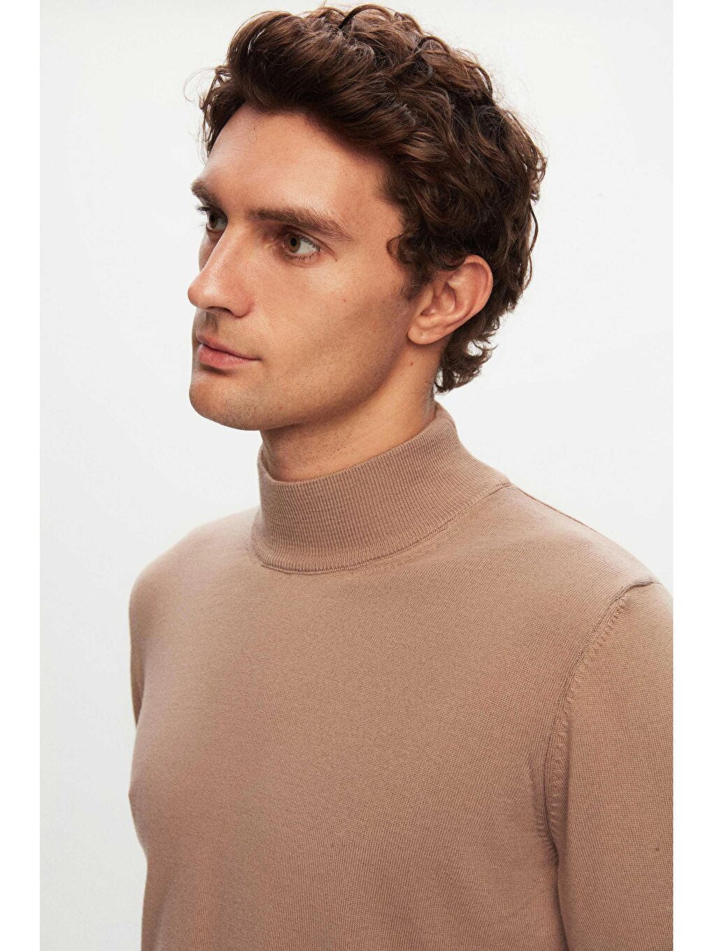 Regular Fit Bej Pamuk Karışımlı Yarım Balıkçı Triko Kazak-1