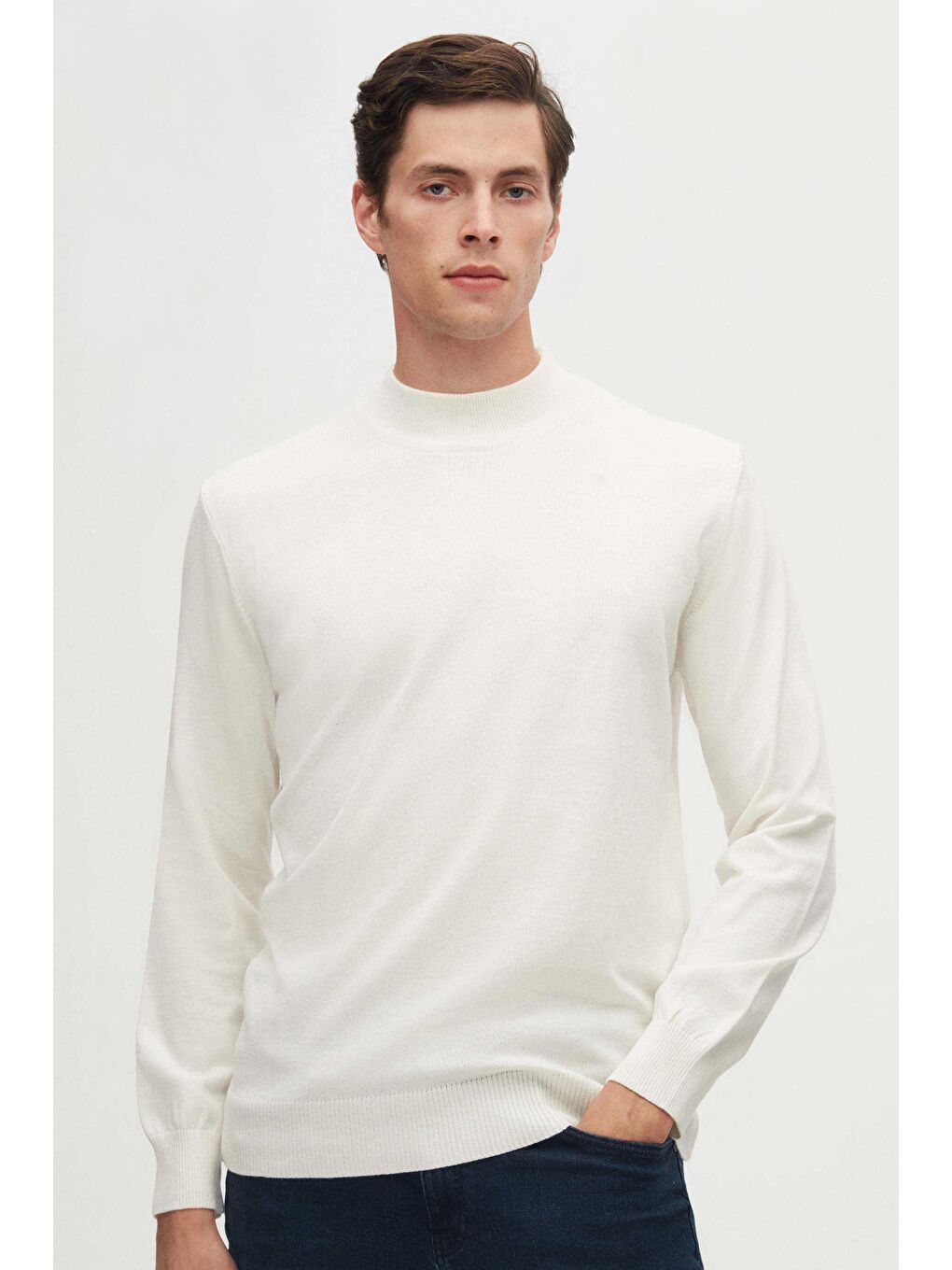 Regular Fit Ekru Pamuk Karışımlı Yarım Balıkçı Triko Kazak