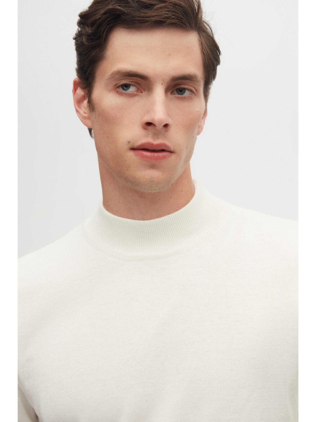 Regular Fit Ekru Pamuk Karışımlı Yarım Balıkçı Triko Kazak-1