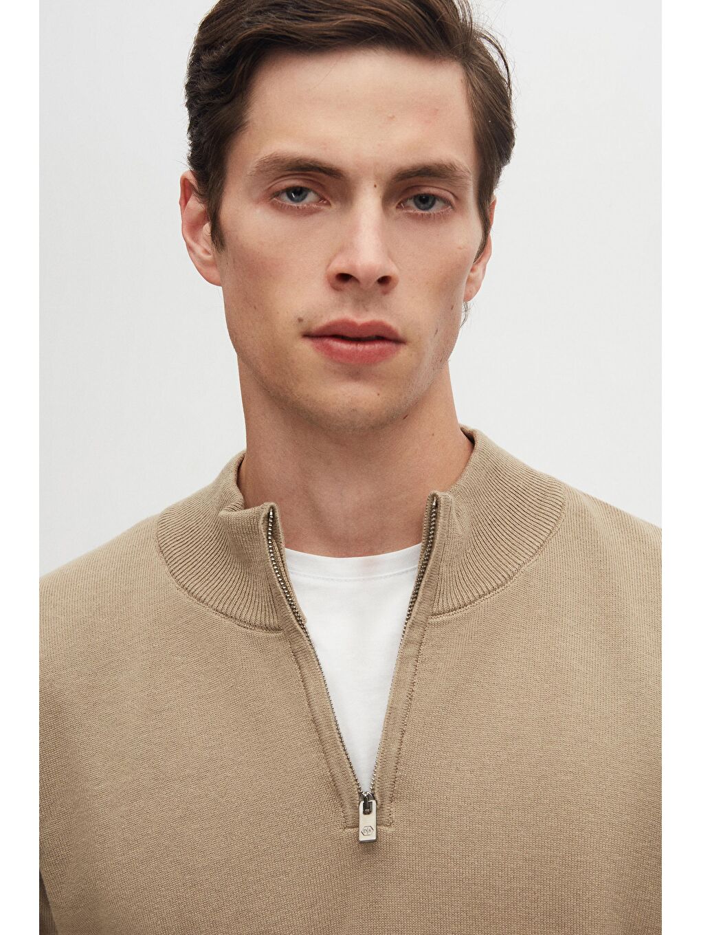 Slim Fit Bej Yarım Fermuarlı Triko Kazak-1