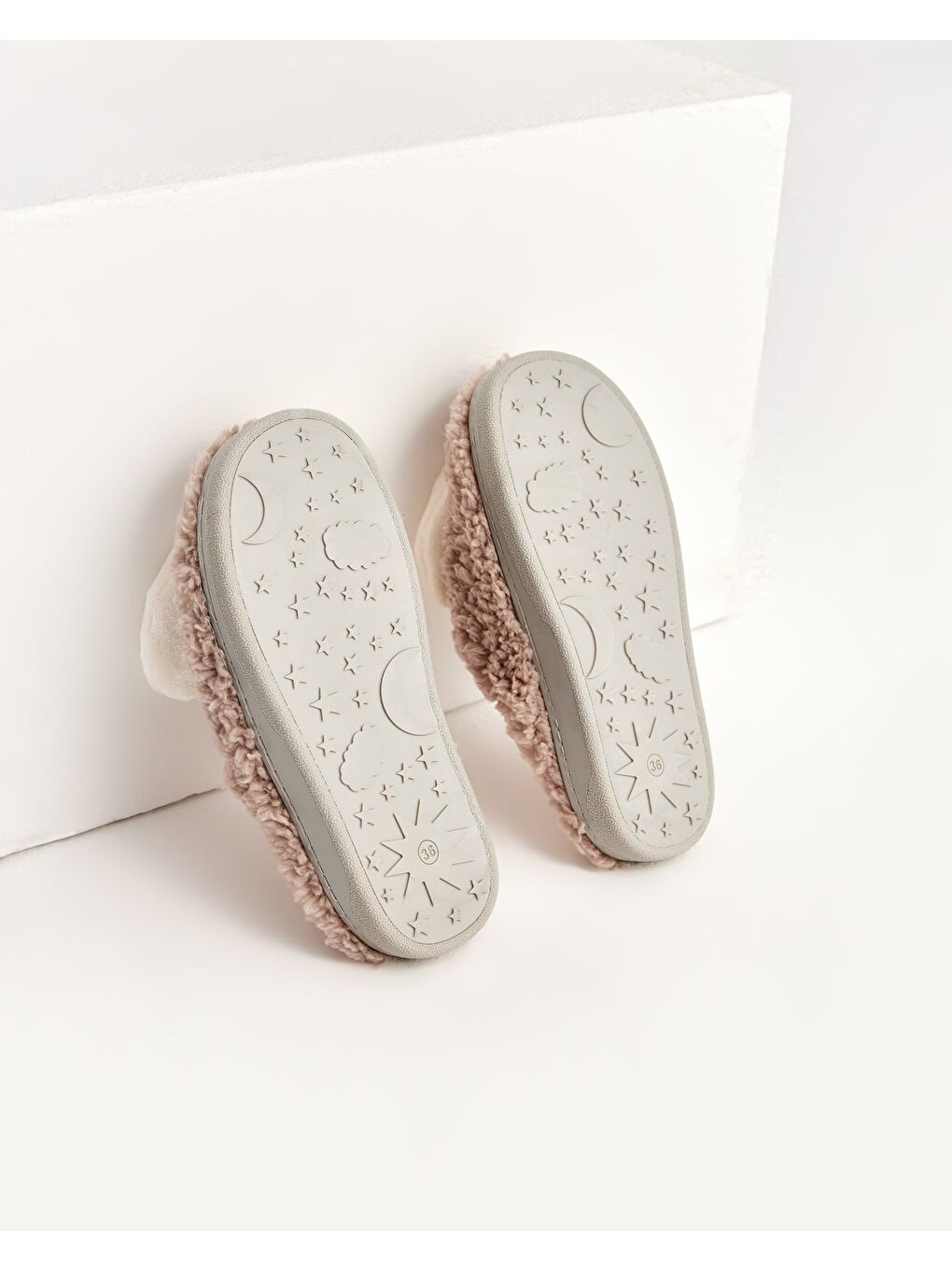 Gri HEART - Kalp Figürlü Kadın Ev Terliği-2