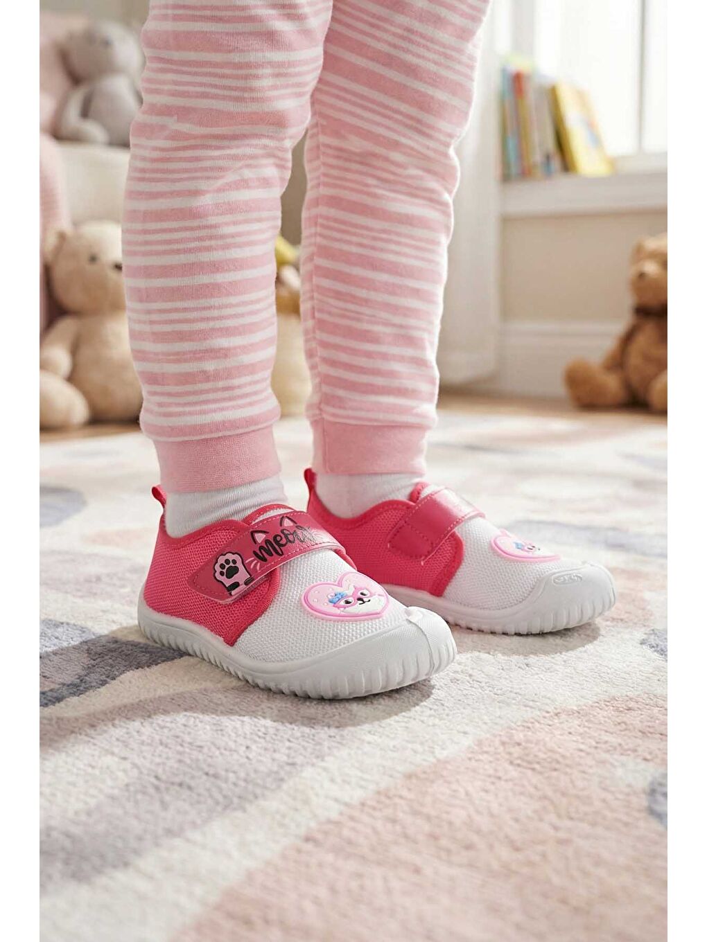 Beyaz Yazlık Kız Çocuk Rahat Taban Cırt Cırtlı Ayarlanabilir Keten Günlük Ayakkabı