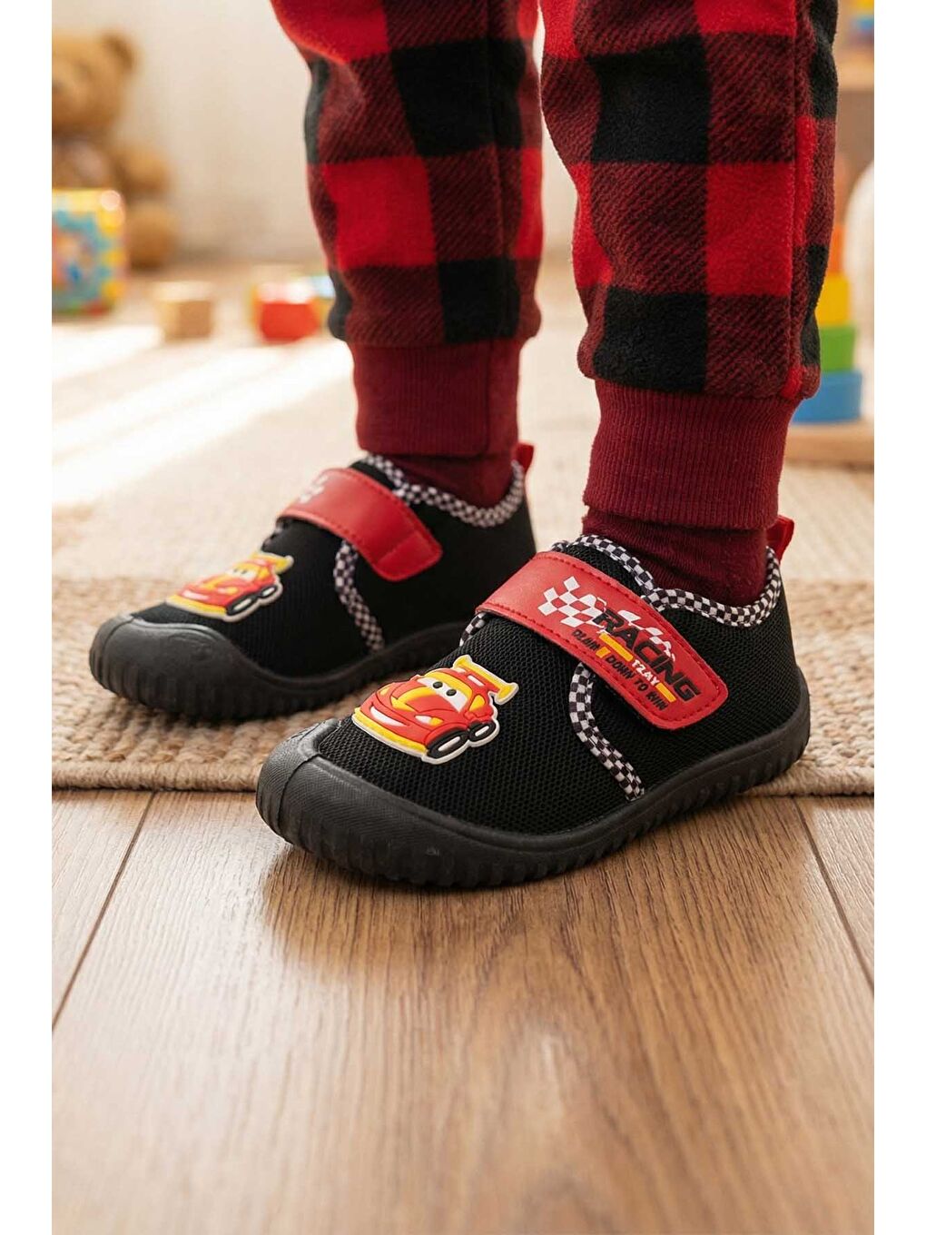 Siyah Yazlık Erkek Çocuk Rahat Taban Cırt Cırtlı Ayarlanabilir Keten Ev Kreş Günlük Ayakkabı