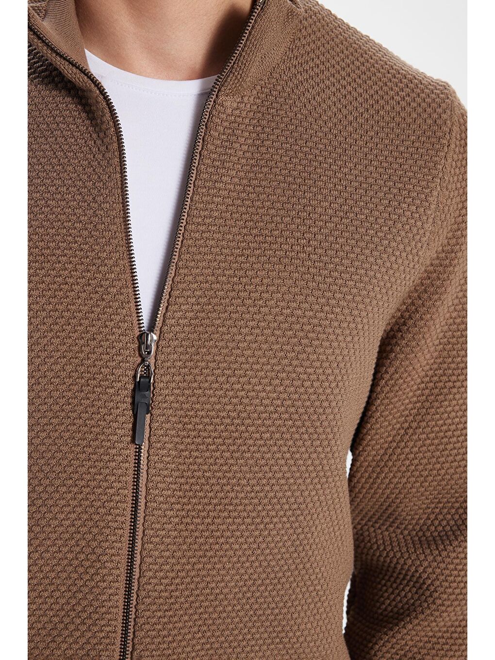 Kahverengi Erkek Standart Fit Normal Kesim Desenli Yarım Balıkçı Yaka Fermuarlı Kahve Hırka-3