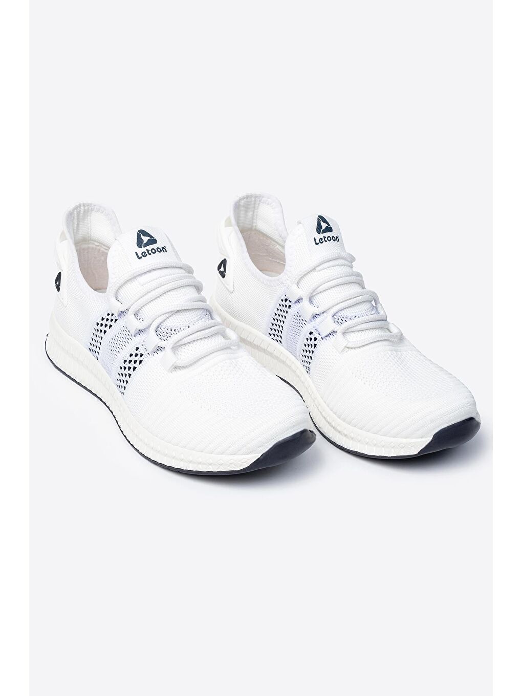 Beyaz Yuvarlak Burunlu Bağcıklı Erkek Spor Ayakkabı-1