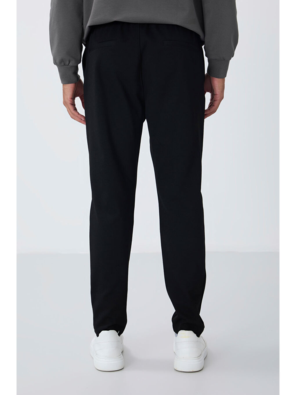 Siyah Yüzeyi Dokulu Standart Fit Erkek Eşofman Alt - 82155-4