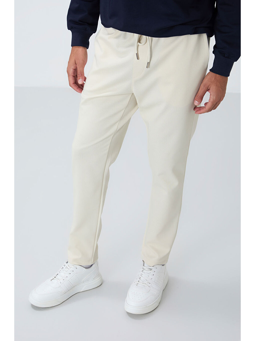 Bej Yüzeyi Dokulu Standart Fit Erkek Eşofman Alt - 82155-1