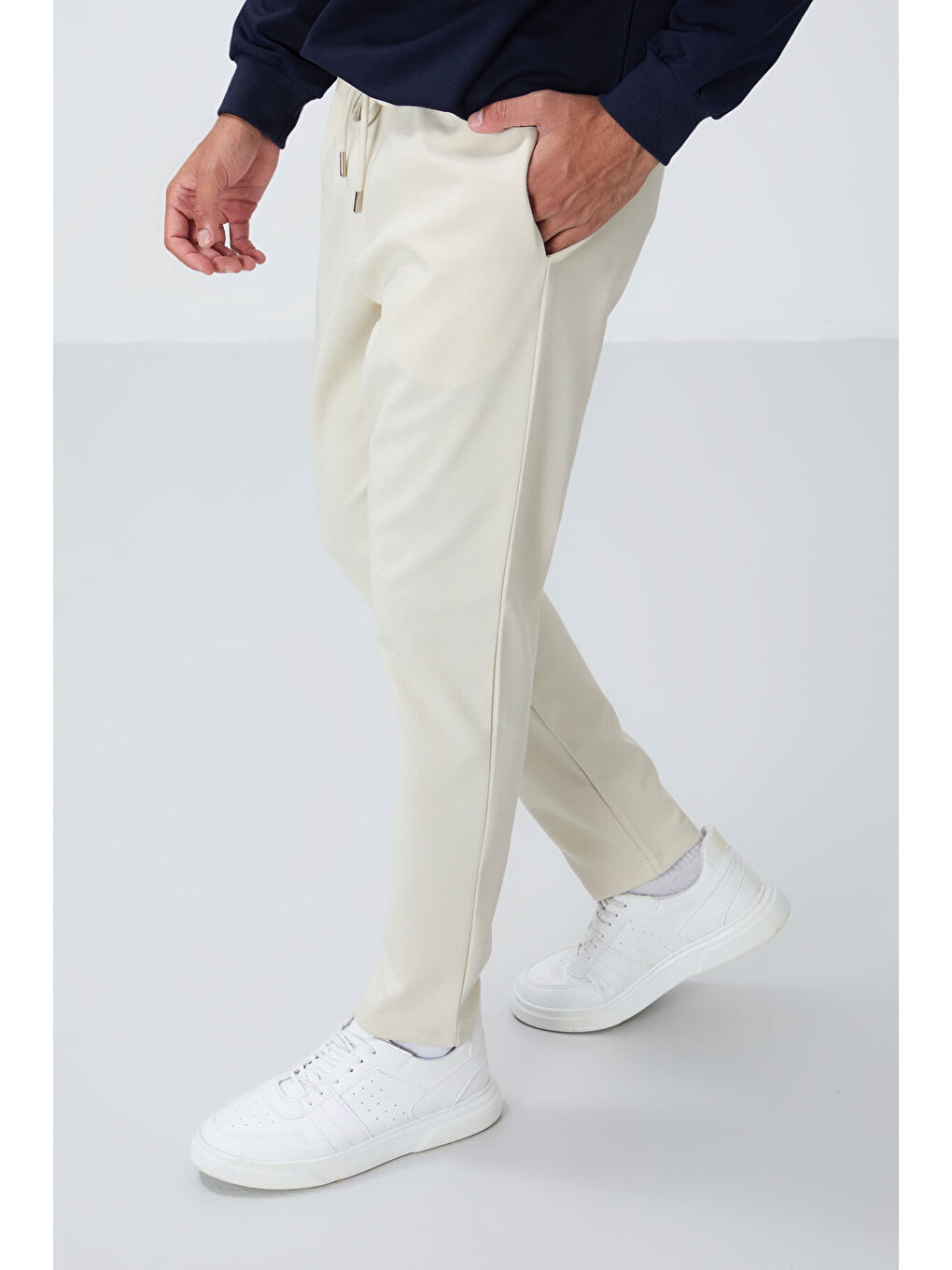 Bej Yüzeyi Dokulu Standart Fit Erkek Eşofman Alt - 82155-2