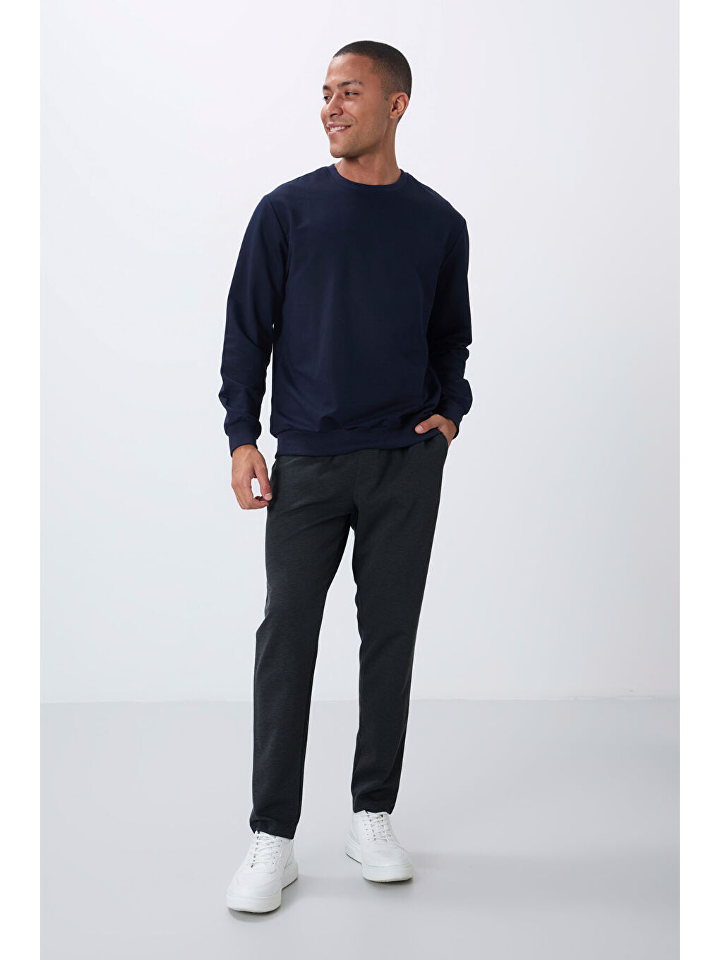 Koyu Gri Yüzeyi Dokulu Standart Fit Erkek Eşofman Alt - 82155-1