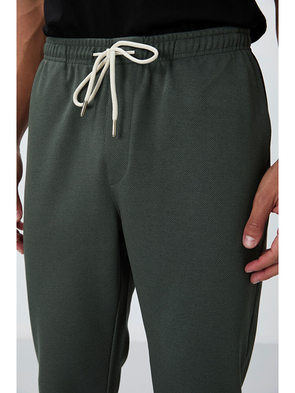 Haki Yüzeyi Dokulu Standart Fit Erkek Eşofman Alt - 82155-2