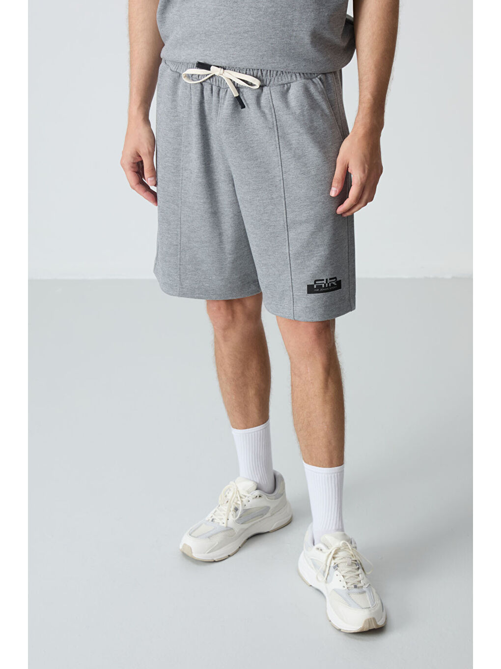 Gri Melanj Pamuklu Kalın Yumuşak Dokulu Oversize Fit Basic Erkek Şort Takım - 85259-1