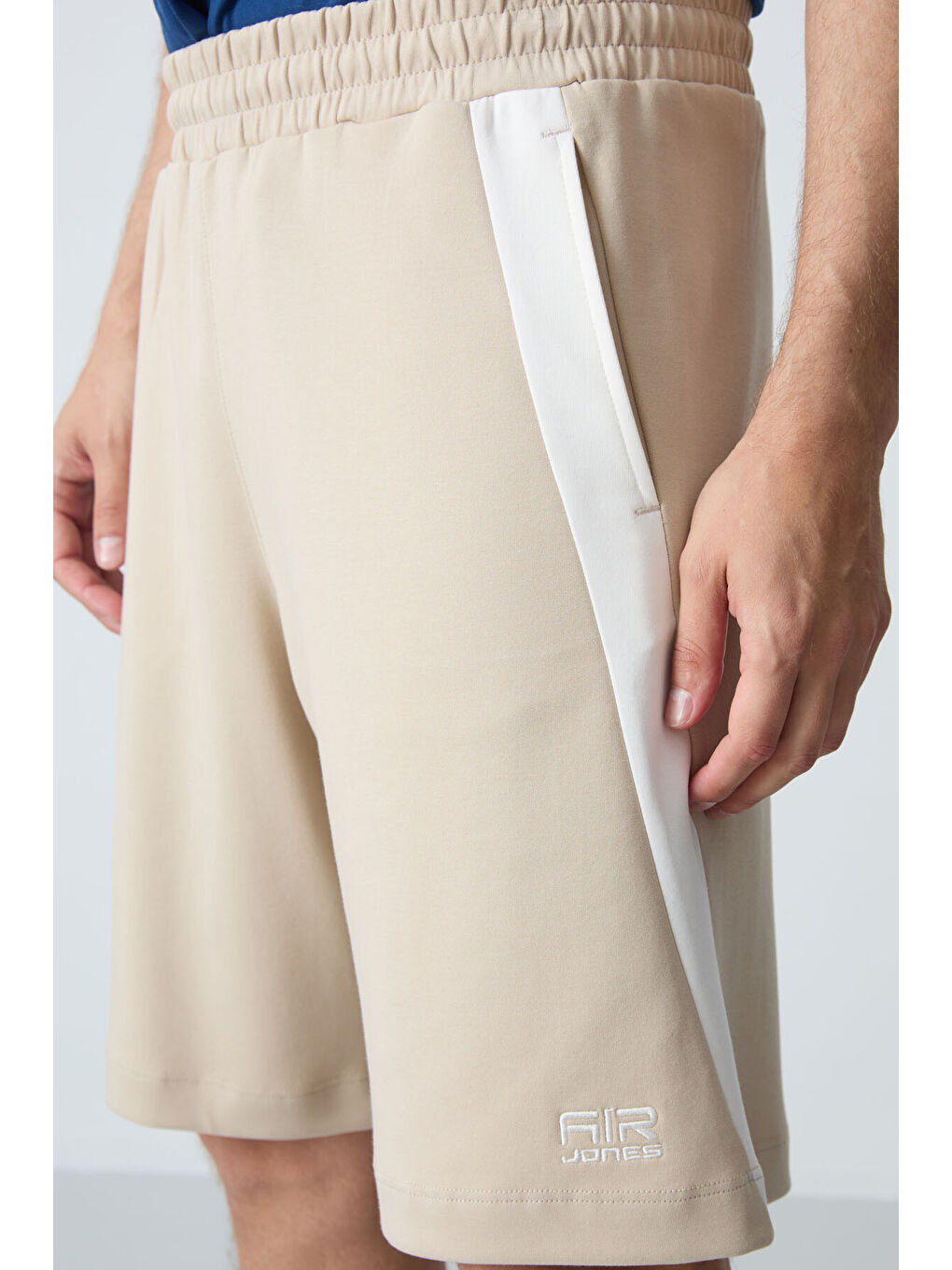 Bej Pamuklu Kalın Yumuşak Dokulu Standart  Fit Basic Erkek Şort  - 81280-3