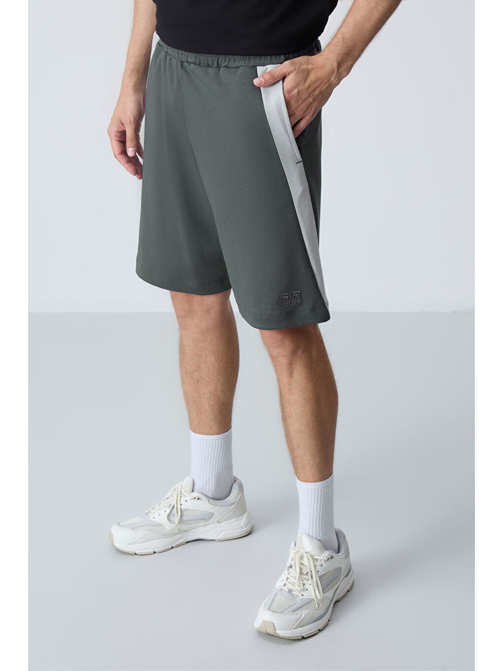 Haki Pamuklu Kalın Yumuşak Dokulu Standart Fit Basic Erkek Şort  - 81280-2