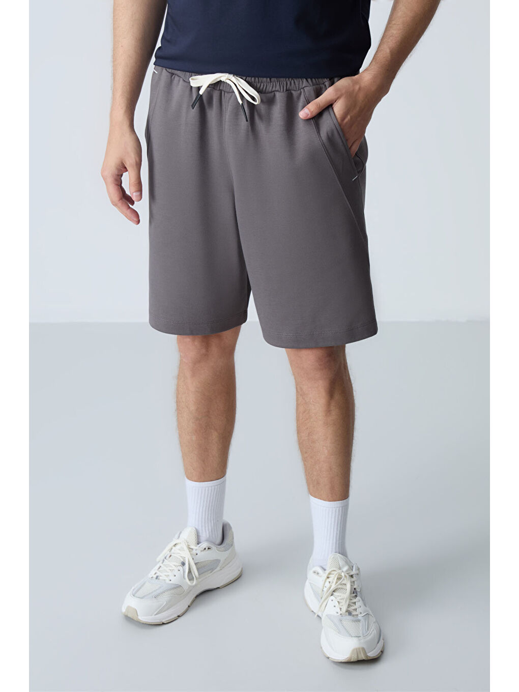 Gri Koyu gri Pamuklu Kalın Yumuşak Dokulu Standart Fit Basic Erkek Şort  - 81278-1