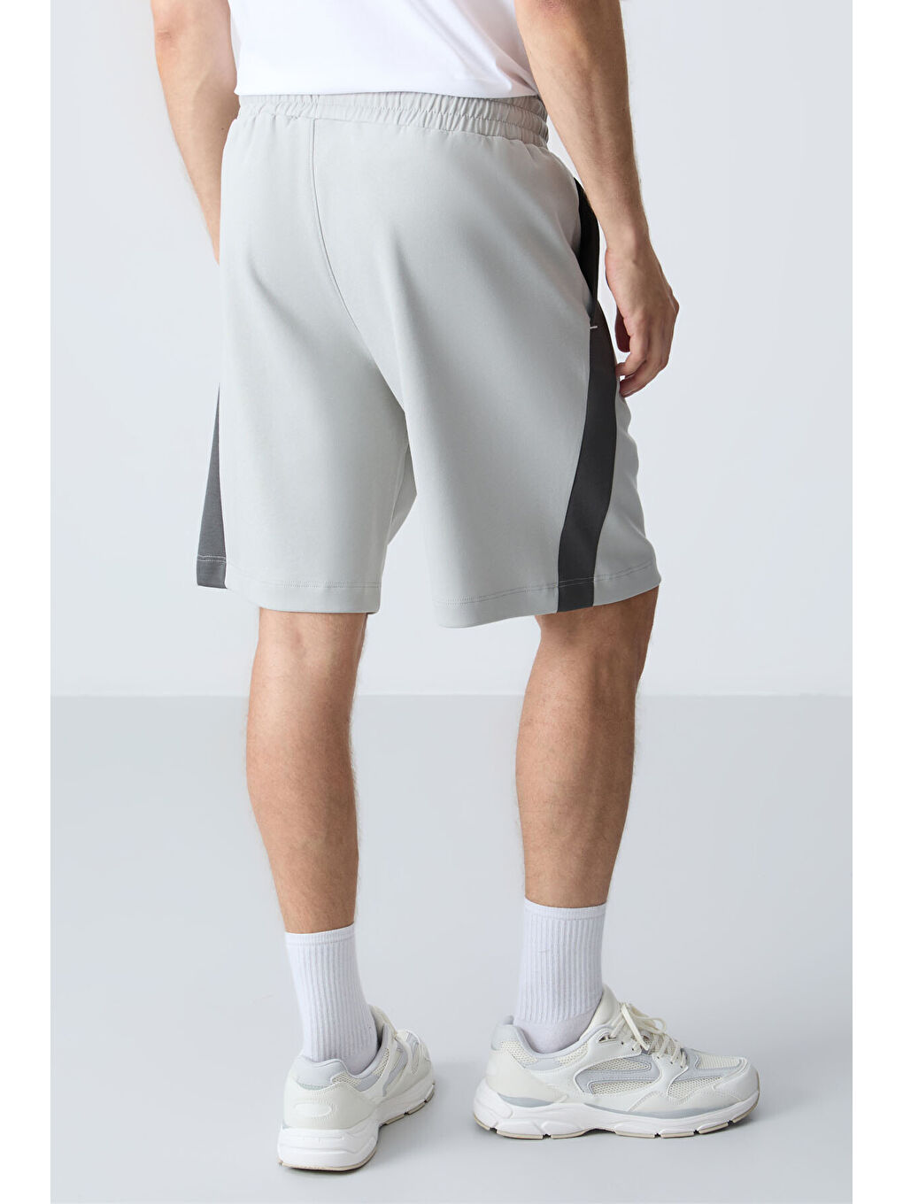 Bej Taş Pamuklu Kalın Yumuşak Dokulu Standart Fit Basic Erkek Şort  - 81280-4