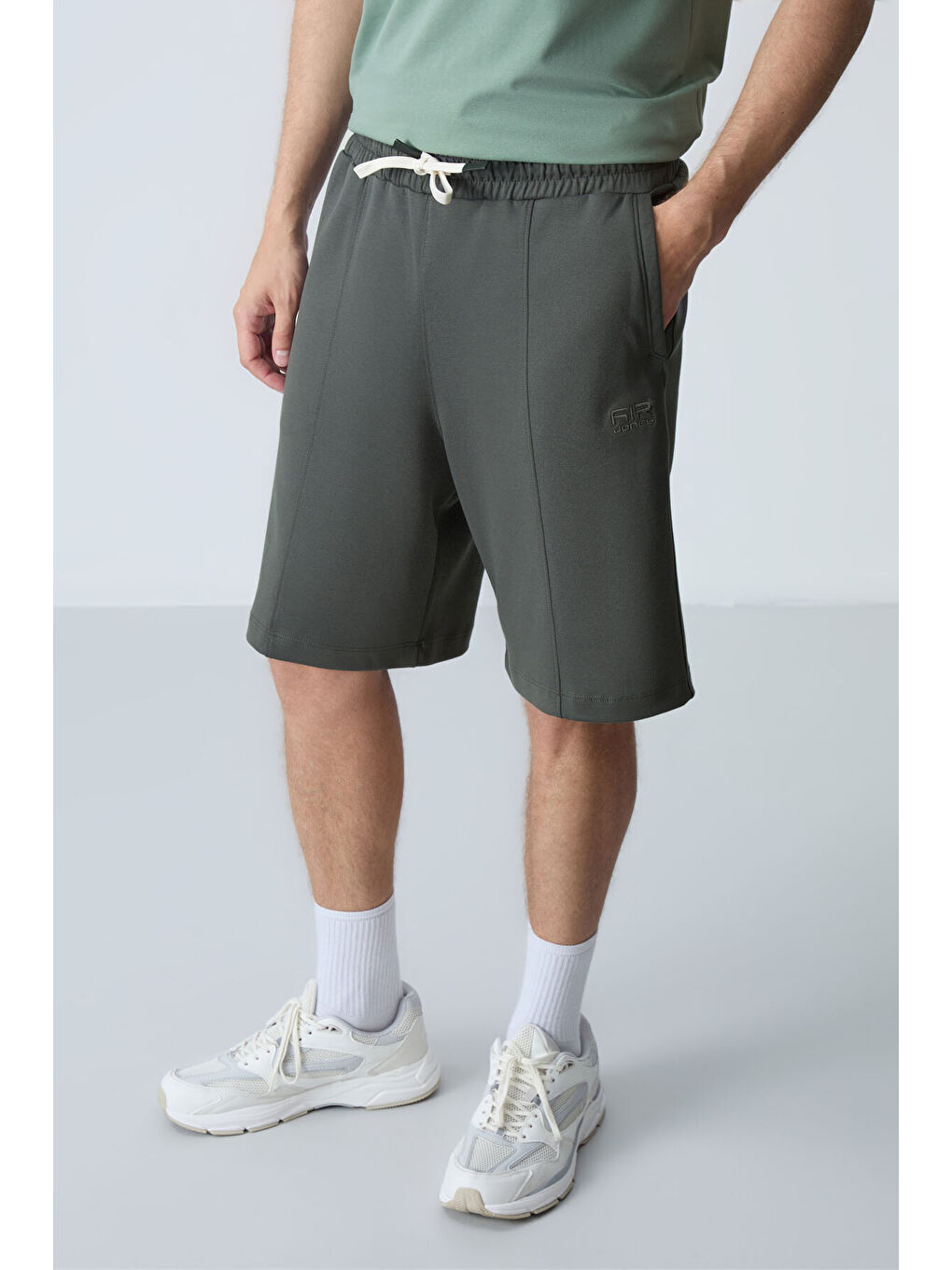 Haki Pamuklu Kalın Yumuşak Dokulu Standart  Fit Basic Erkek Şort  - 81277-3