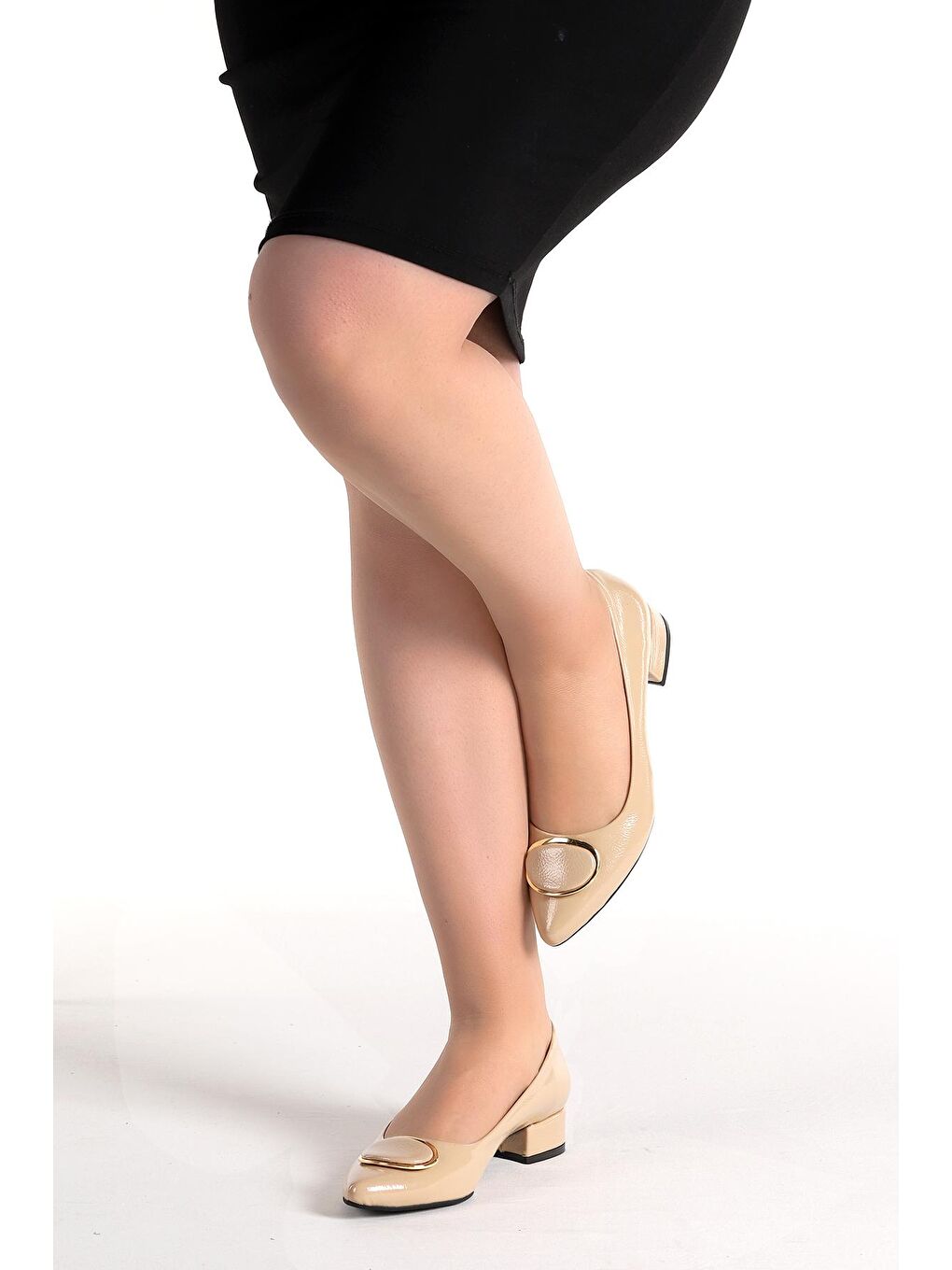 Bej Kırışık Rugan Tokalı 3 Cm Topuklu  Kadın Ayakkabı 11404-272-1