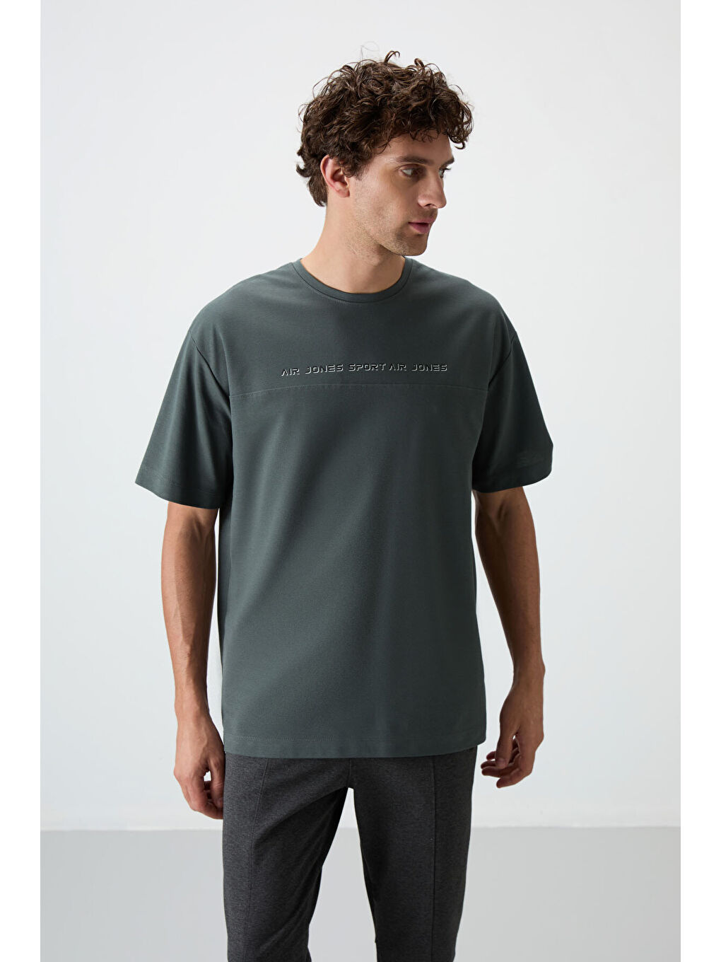 Haki Pamuklu Kalın Yüzeyi Dokulu  Fit  Baskılı Erkek Tişört - 88371-3