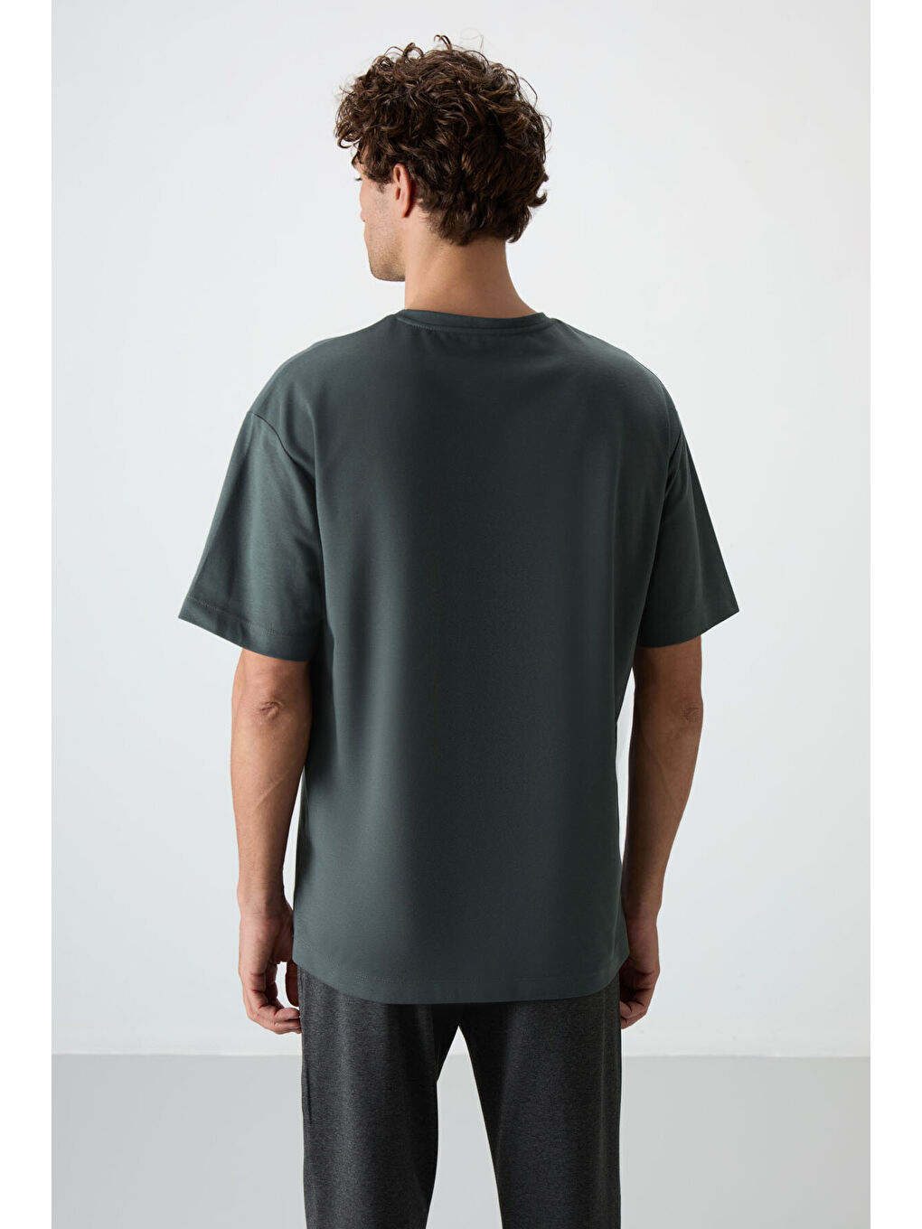 Haki Pamuklu Kalın Yüzeyi Dokulu  Fit  Baskılı Erkek Tişört - 88371-4