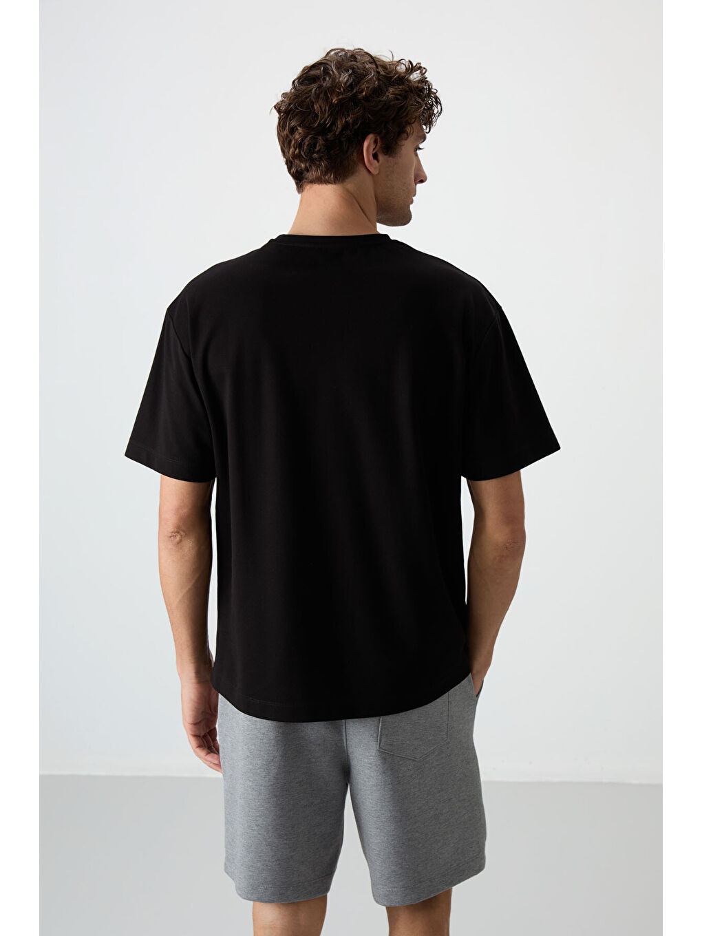 Siyah Pamuklu Kalın Yüzeyi Dokulu  Fit  Baskılı Erkek Tişört - 88371-4