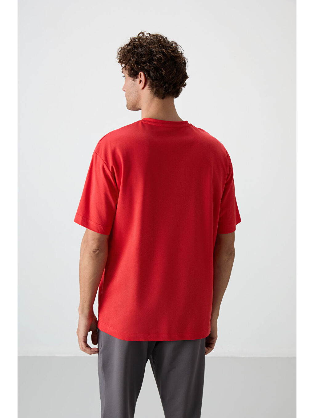 Kırmızı Pamuklu Kalın Yüzeyi Dokulu  Fit  Baskılı Erkek Tişört-4