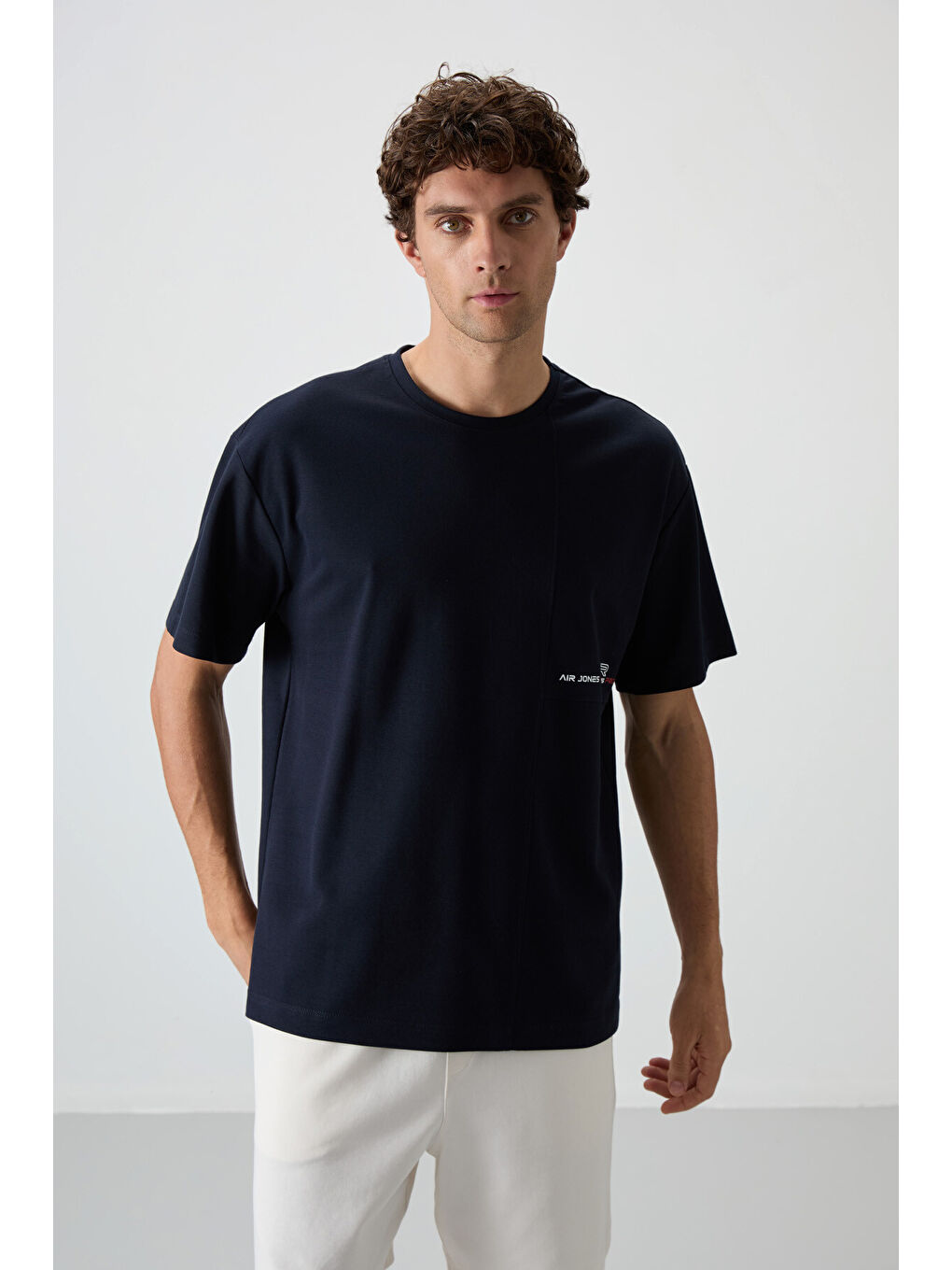 Lacivert Pamuklu Kalın Yüzeyi Dokulu  Fit  Baskılı Erkek Tişört - 88370