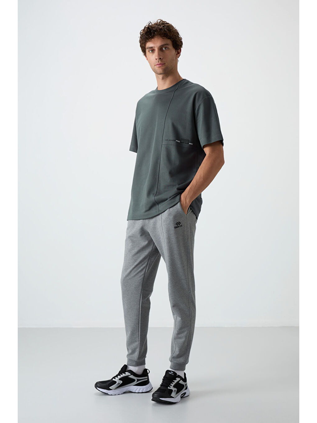 Haki Pamuklu Kalın Yüzeyi Dokulu  Fit  Baskılı Erkek Tişört - 88370-2