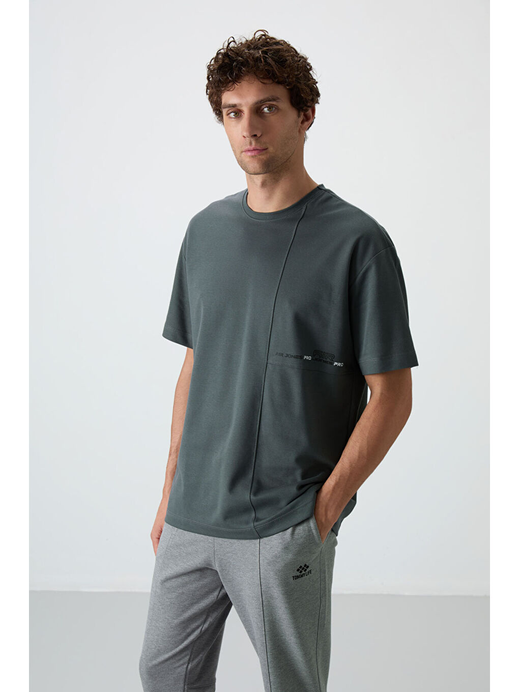 Haki Pamuklu Kalın Yüzeyi Dokulu  Fit  Baskılı Erkek Tişört - 88370-3