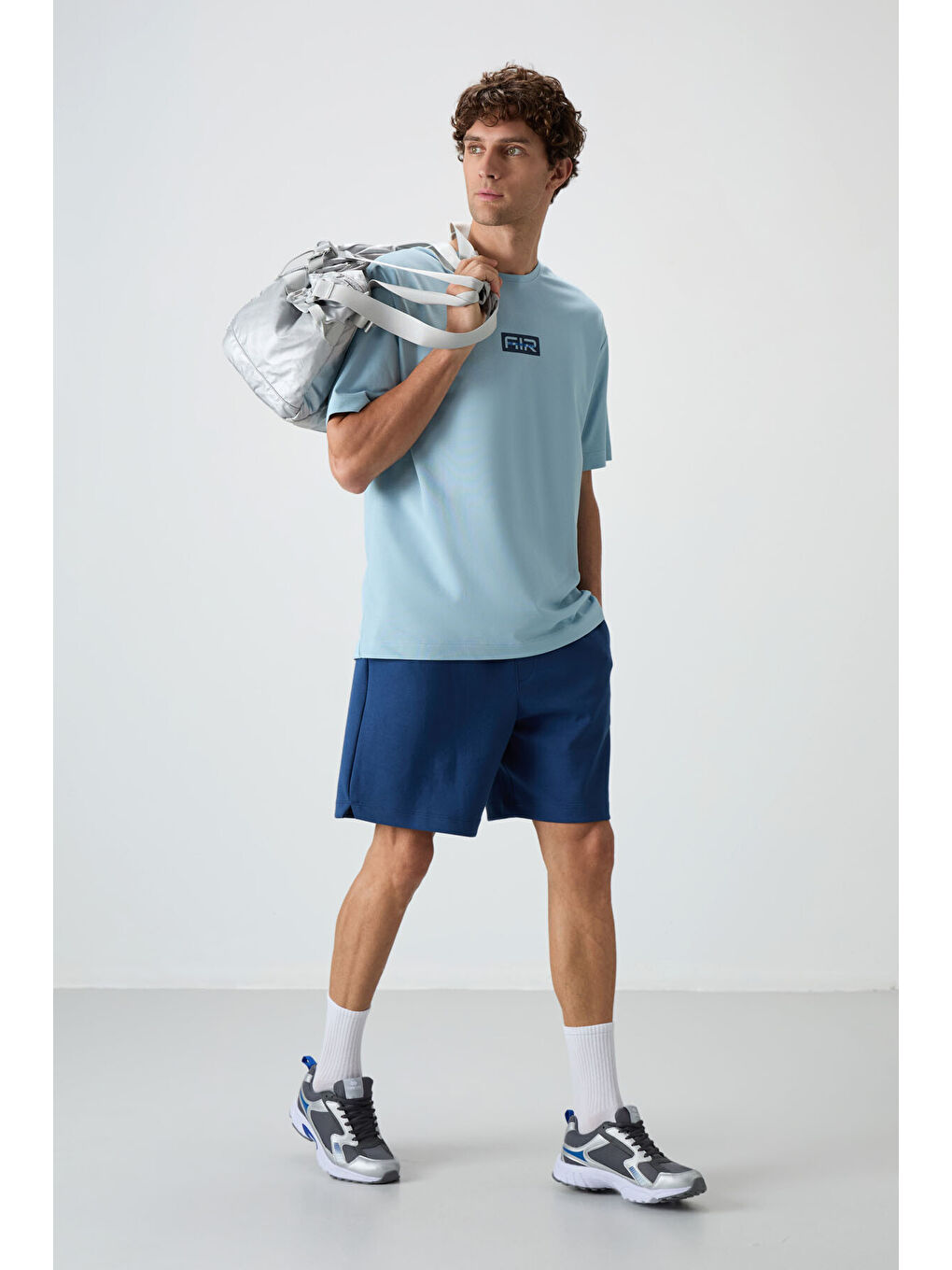 Açık Mavi Pamuklu Kalın Yüzeyi Dokulu  Fit  Baskılı Erkek Tişört - 88367-1