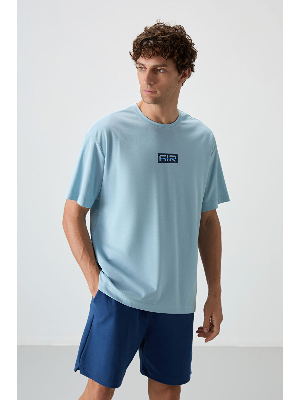 Açık Mavi Pamuklu Kalın Yüzeyi Dokulu  Fit  Baskılı Erkek Tişört - 88367-3