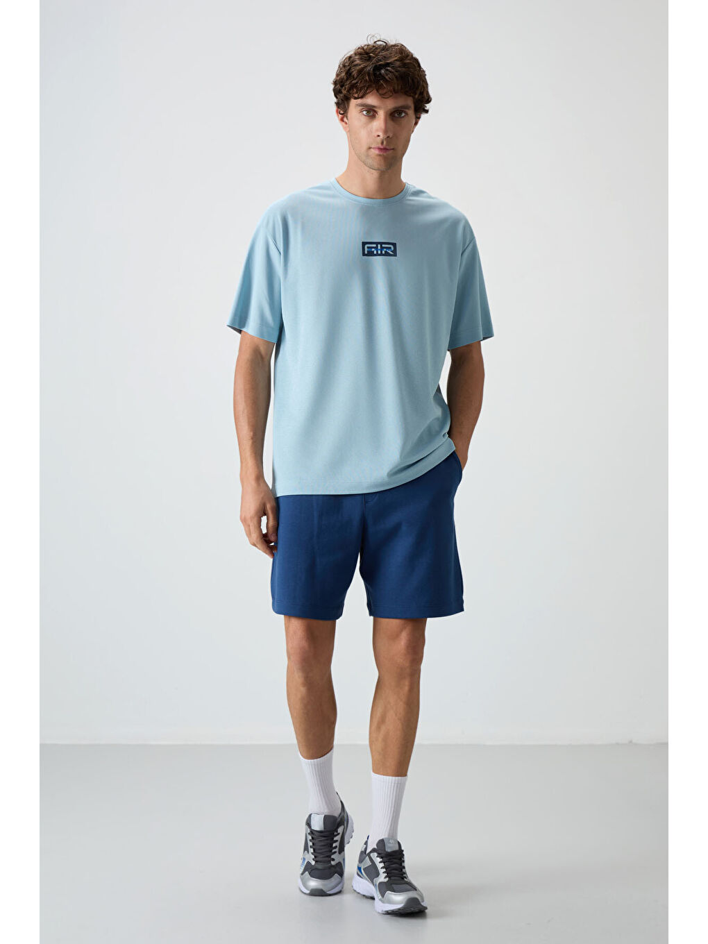 Açık Mavi Pamuklu Kalın Yüzeyi Dokulu  Fit  Baskılı Erkek Tişört - 88367-4