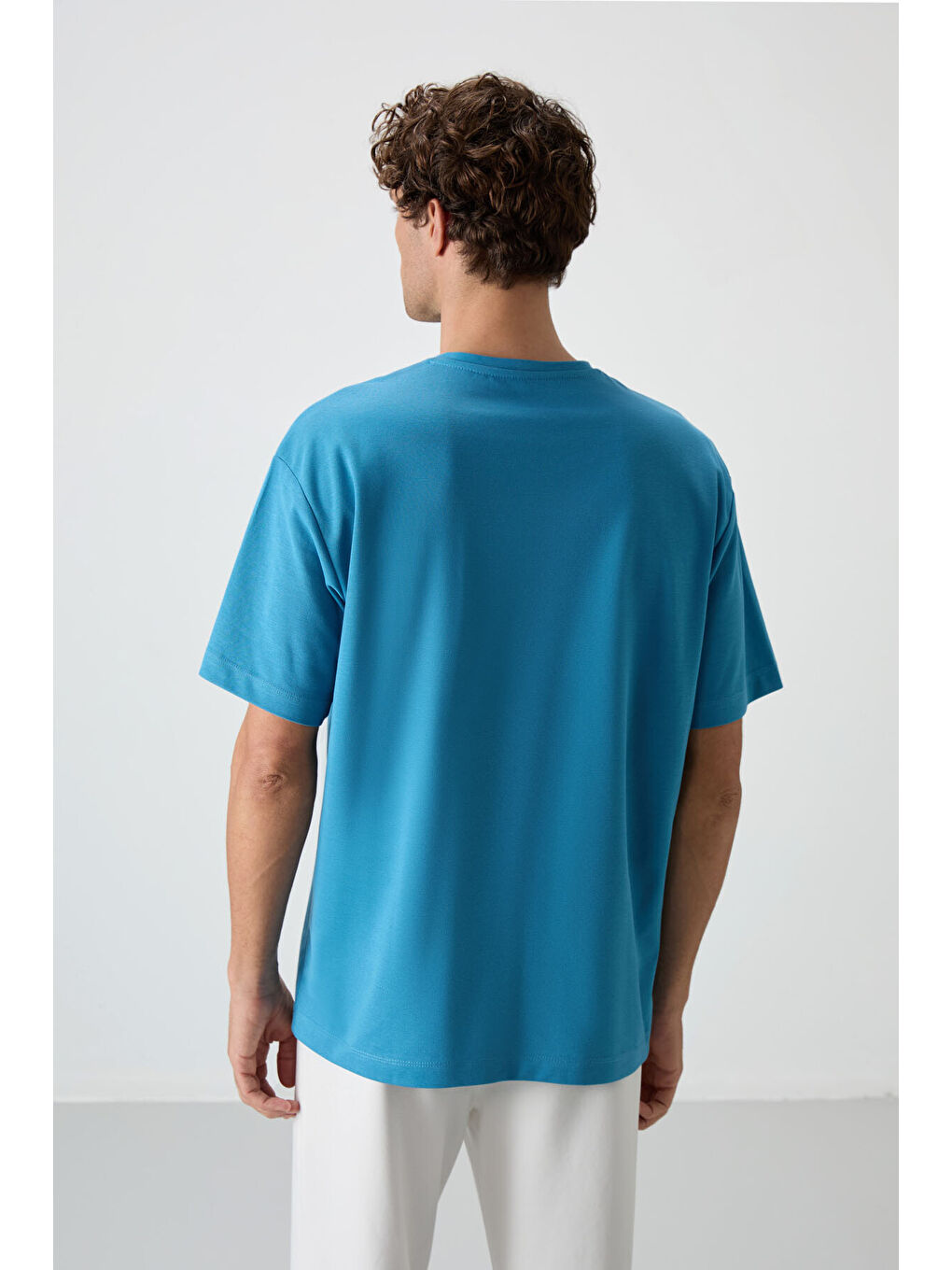 Petrol Mavi Pamuklu Kalın Yüzeyi Dokulu  Fit  Baskılı Erkek Tişört - 88364-4