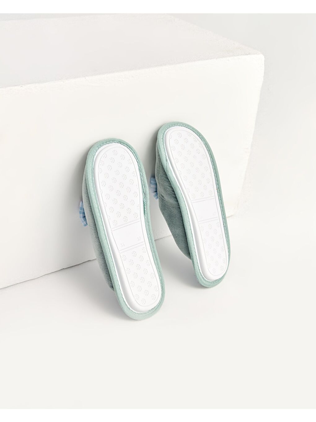 Yeşil Kadın Kurdeleli Ev Terliği - PLAID-4