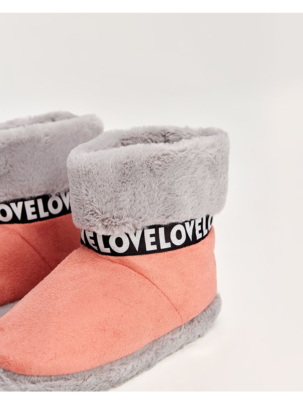 Pembe Kadın Love Yazılı Panduf - LOV-2