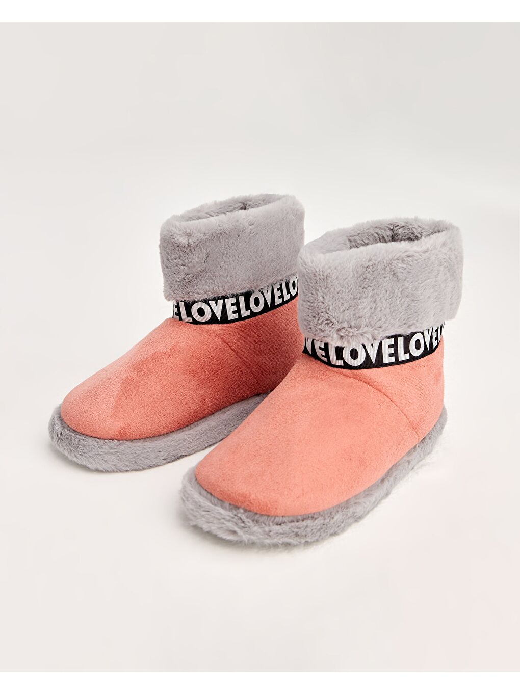 Pembe Kadın Love Yazılı Panduf - LOV-5