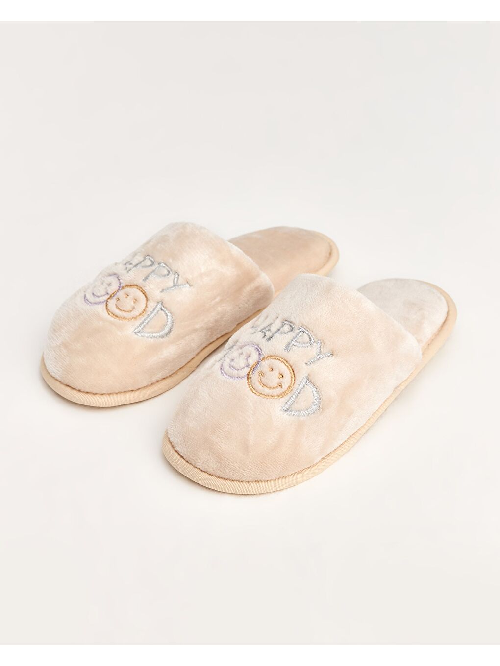 Bej Kadın Nakışlı Terlik - MOOD